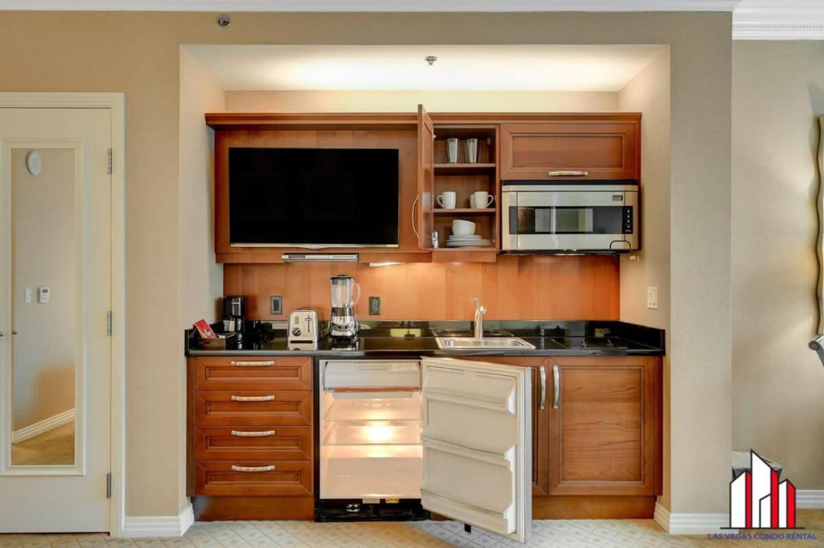 לאס וגאס Mgm Signature-18-703 Strip View Jacuzzi Studio מראה חיצוני תמונה